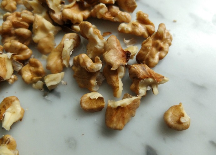 shelled walnuts