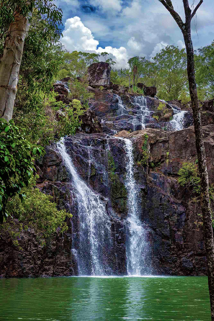 Cedar Creek Falls - Depositphoto