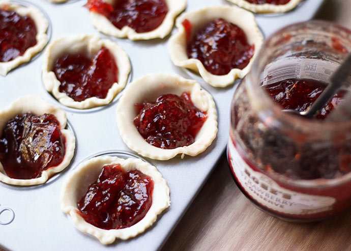 How to make jam tarts