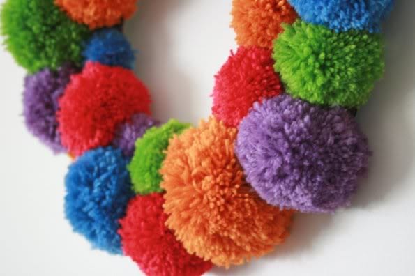 How to make a pom pom wreath - mypoppet.com.au