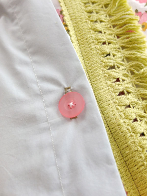 How to make button holes on a quilt cover - mypoppet.com.au