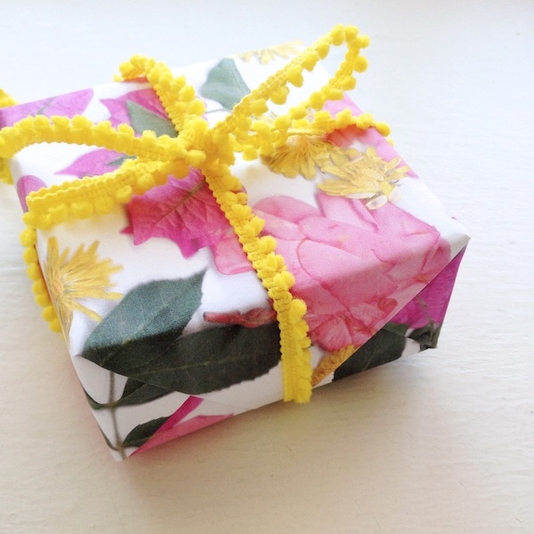 Floral gift wrap DIY