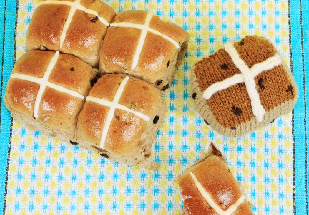 Knitted hot cross bun pattern