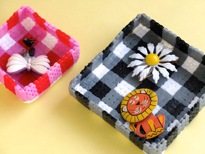 Perler Bead trinket box, with lid.  Perler bead templates, 3d perler bead,  Diy perler beads