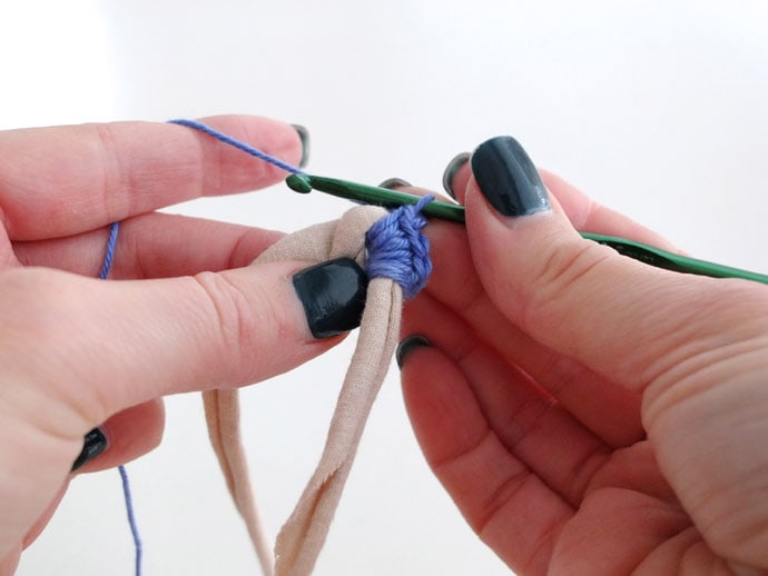 Single crochet stitch over cord