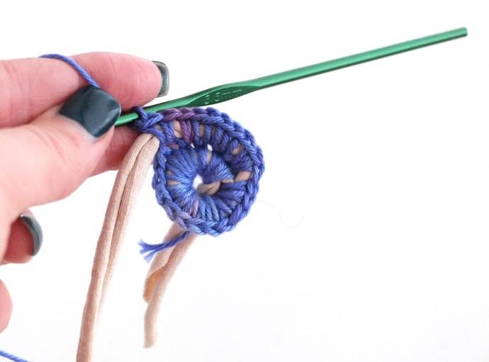 Single crochet stitch over cord