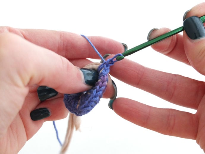 Single crochet stitch over cord