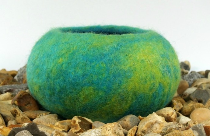 Wet felted bowl tutorial