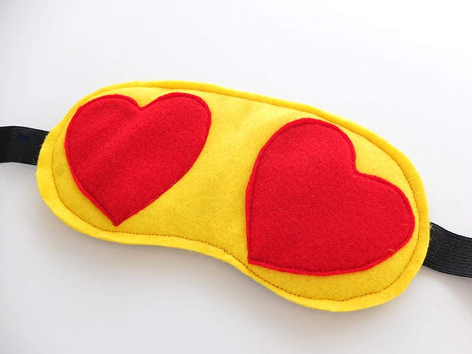 DIY travel sleep eye mask - heart eyes emoji - mypoppet.com.au
