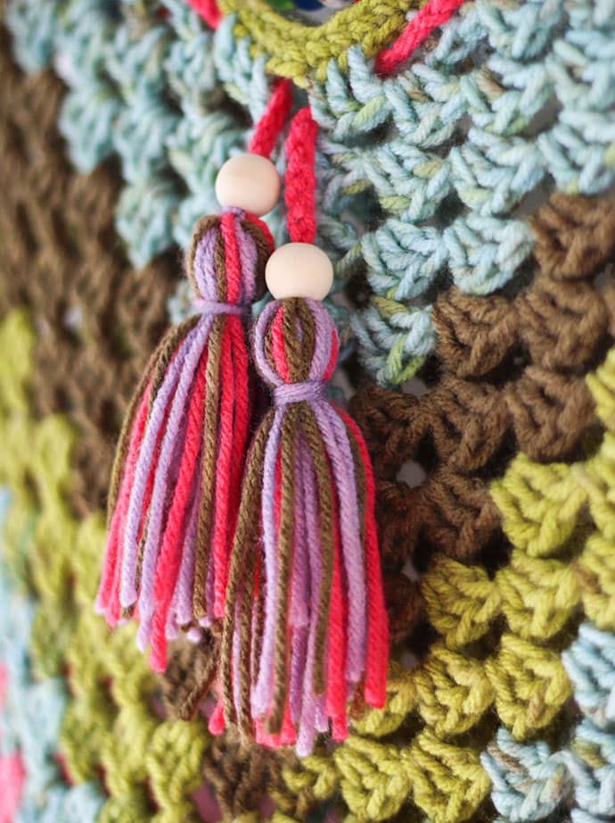 How to make tassels from yarn scraps - mypoppet.com.au