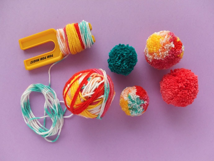 how to make a pom pom keychain out of yarn｜TikTok Search