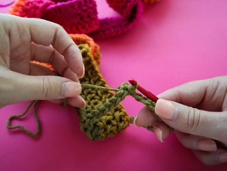 Crochet Paper Chain Christmas Garland | My Poppet Makes