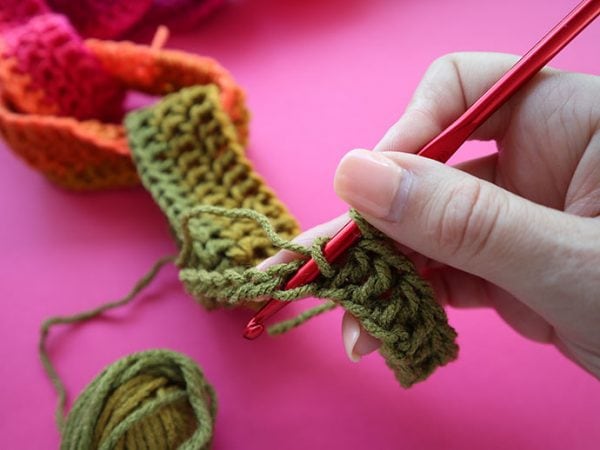 Crochet Paper Chain Christmas Garland | My Poppet Makes