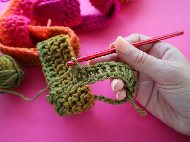 Crochet Paper Chain Christmas Garland | My Poppet Makes