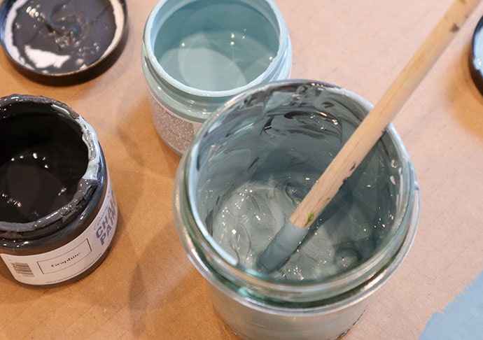 Annie Sloan Paint Mixing