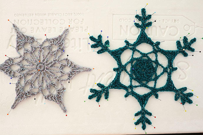 Crochet snowflake stiffening method