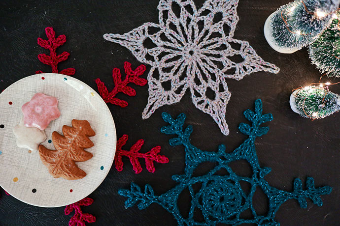 crochet snowflake placemat