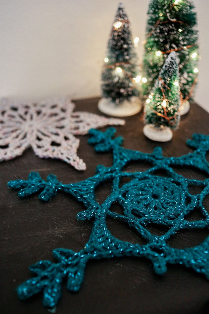 crochet snowflake placemat