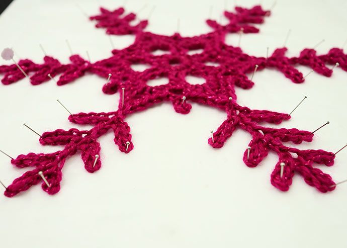 Crochet snowflake stiffening method