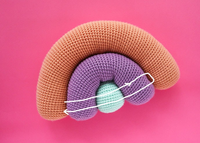crochet rainbow cushion assembly instructions