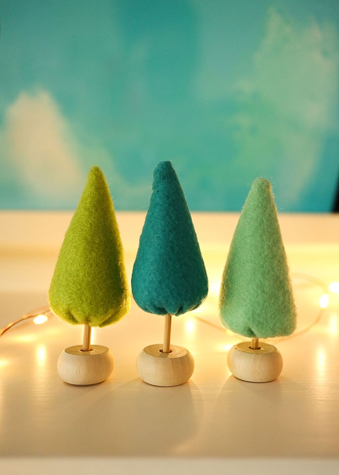 Mini felt christmas trees