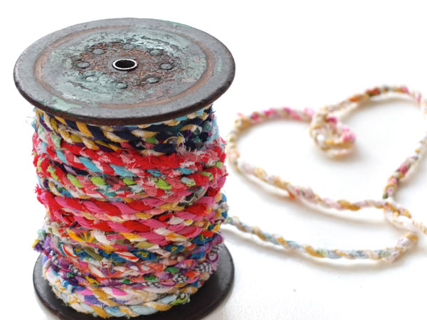 Scrapbusting: How to make Fabric Twine